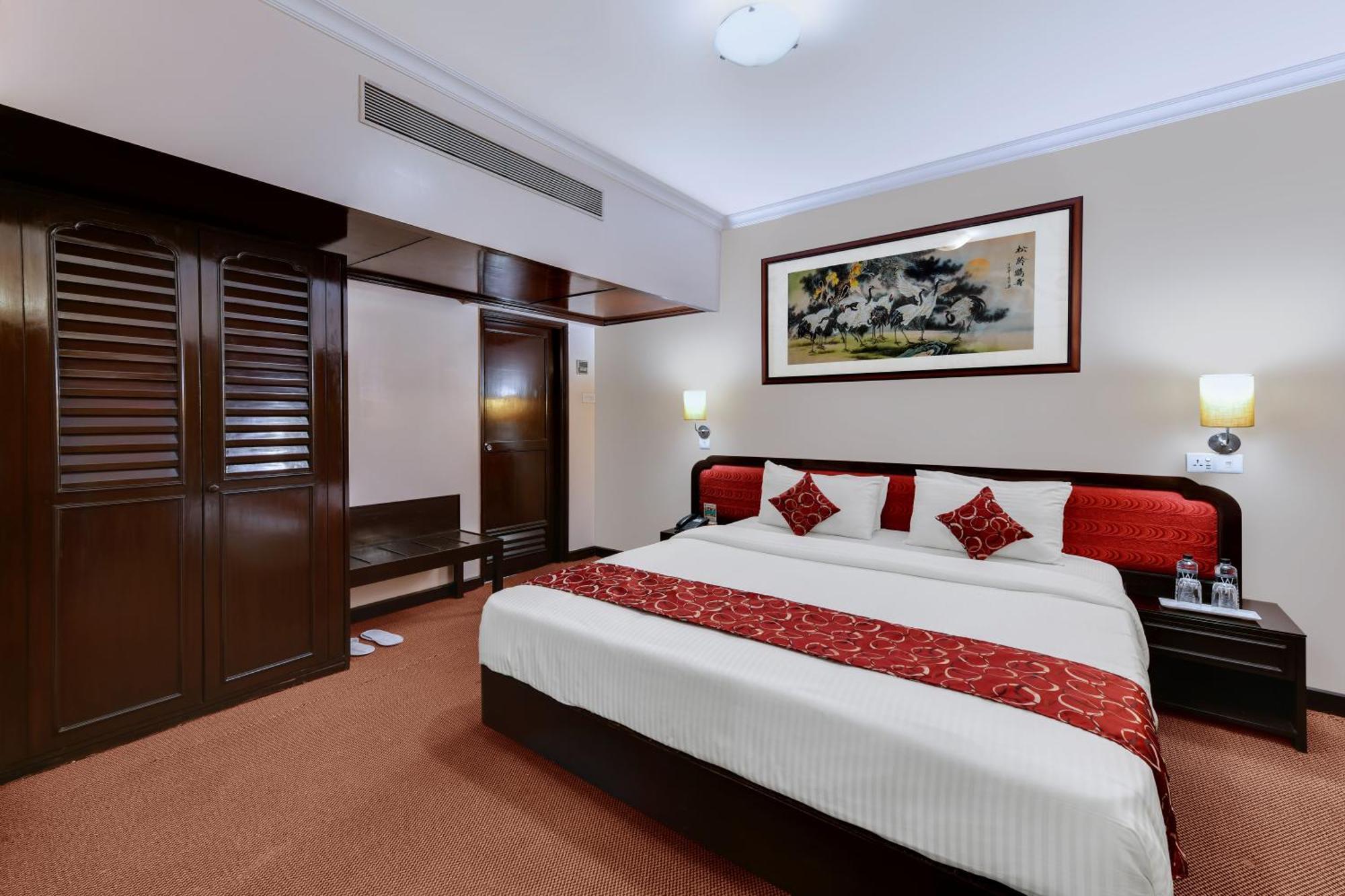 Quality Inn Regency, Nashik Zewnętrze zdjęcie