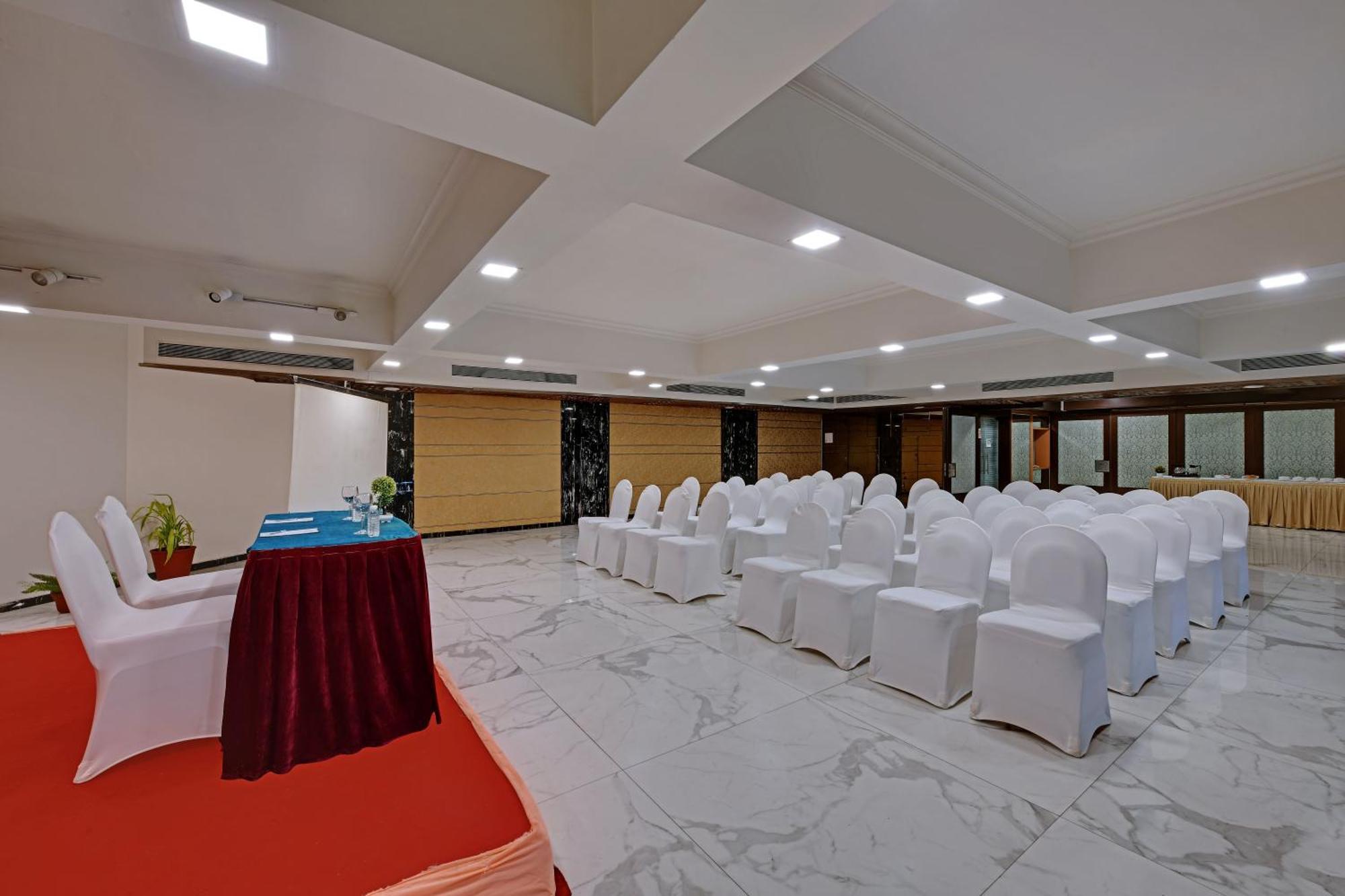 Quality Inn Regency, Nashik Zewnętrze zdjęcie